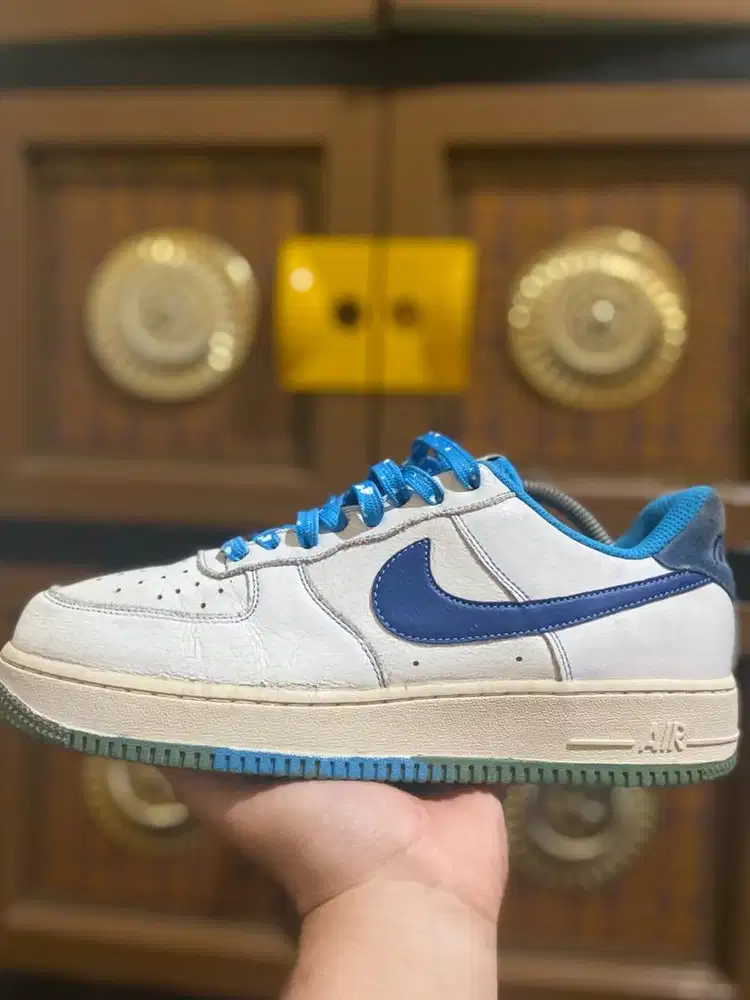 Dijual sepatu Nike Air Force 1 White and Royal Blue