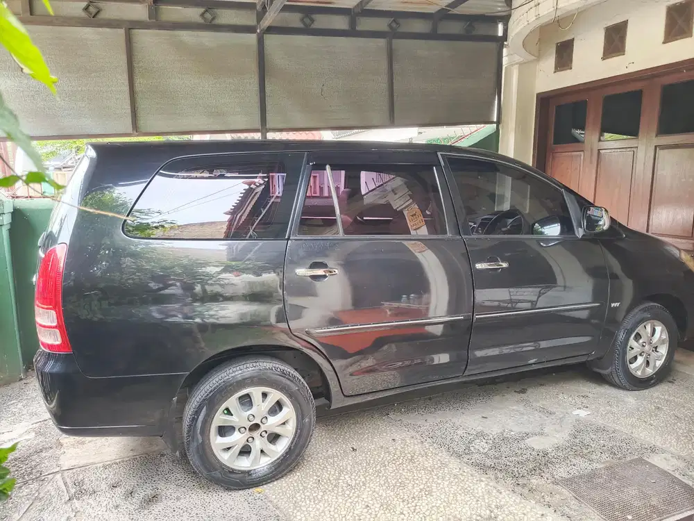 Toyota Kijang Innova 2006 Bensin