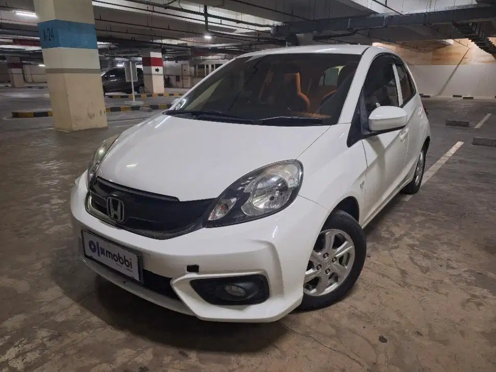 Honda Brio Satya 1.2 E Bensin-MT 2017 Putih 8FJ