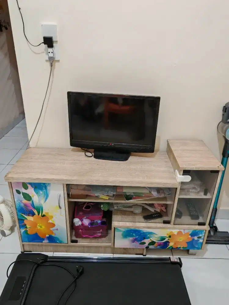 meja TV rak TV warna motif serat kayu