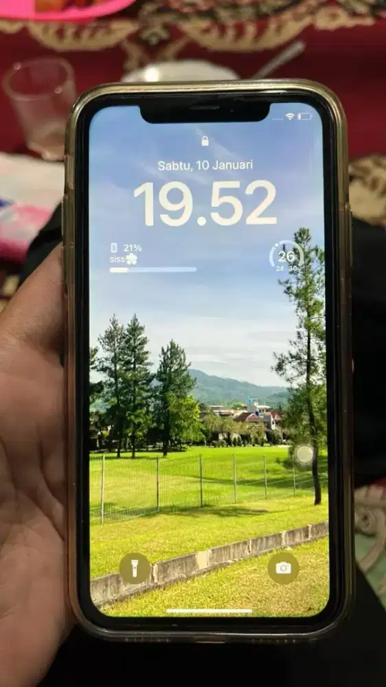 Di jual hp iPhone xr 64 GB all operator