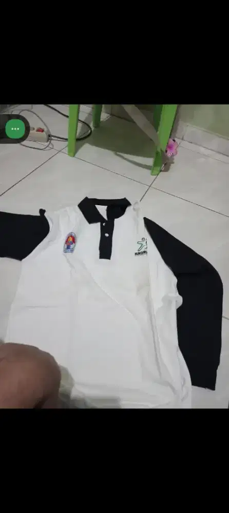 Kaos putih kemenpora