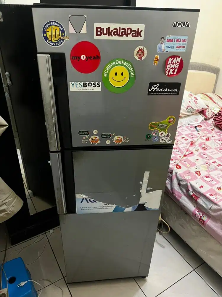 Dijual Kulkas Rusak Merk Aqua