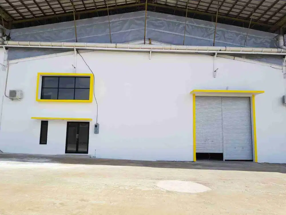 Disewakan Gudang ada ruangan kantor Di Jalan Raya Bogor Jakarta Timur