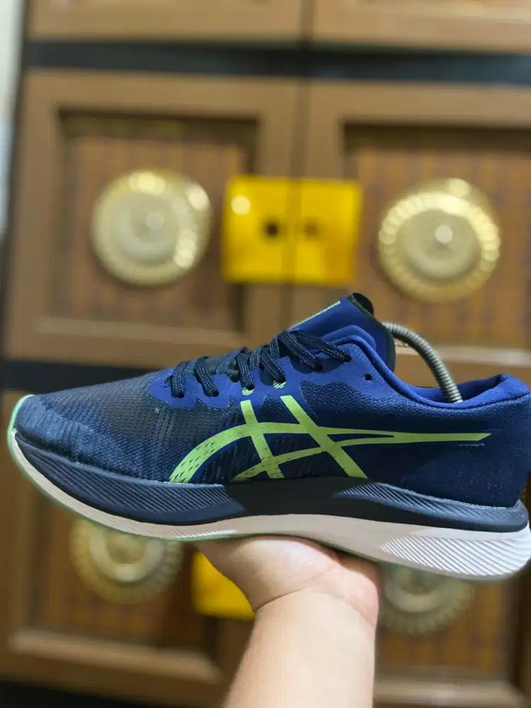 Dijual sepatu ASICS Magic Speed 3 Running