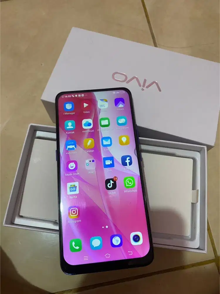 Vivo v15 ram8 |256gb