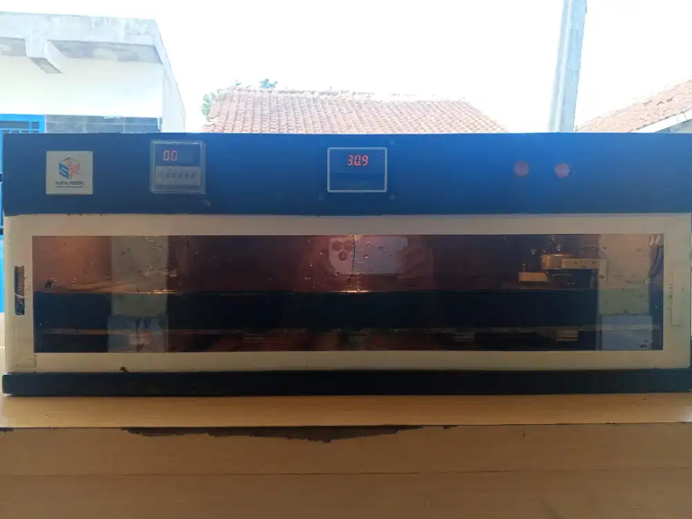 Inkubator mesin tetas telur