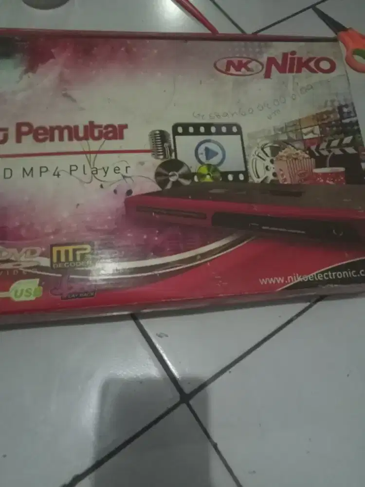 Dvd player merk Niko masih bagus gak pernah di pakai