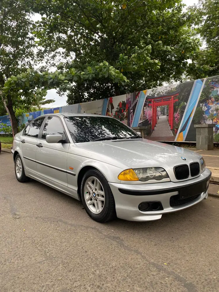 BMW 318i 2000 Bensin