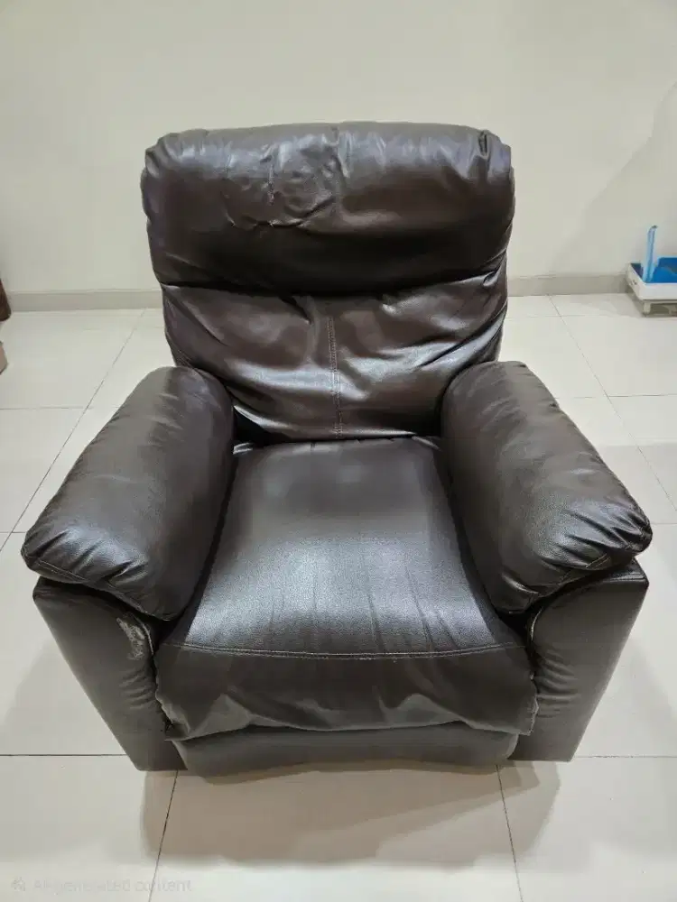 Sofa Recliner Bekas – Kondisi Sangat Baik