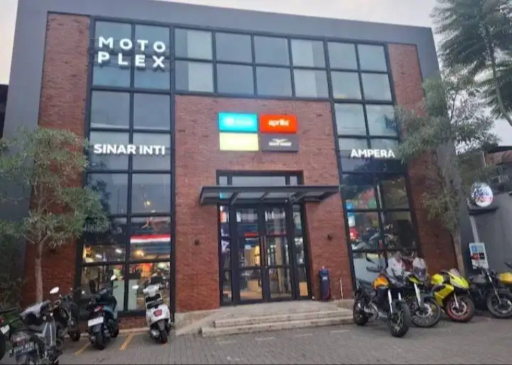 DIBUTUHKAN SEGERA MARKETING COWOK/CEWEK MAKS UMUR 35 TAHUN