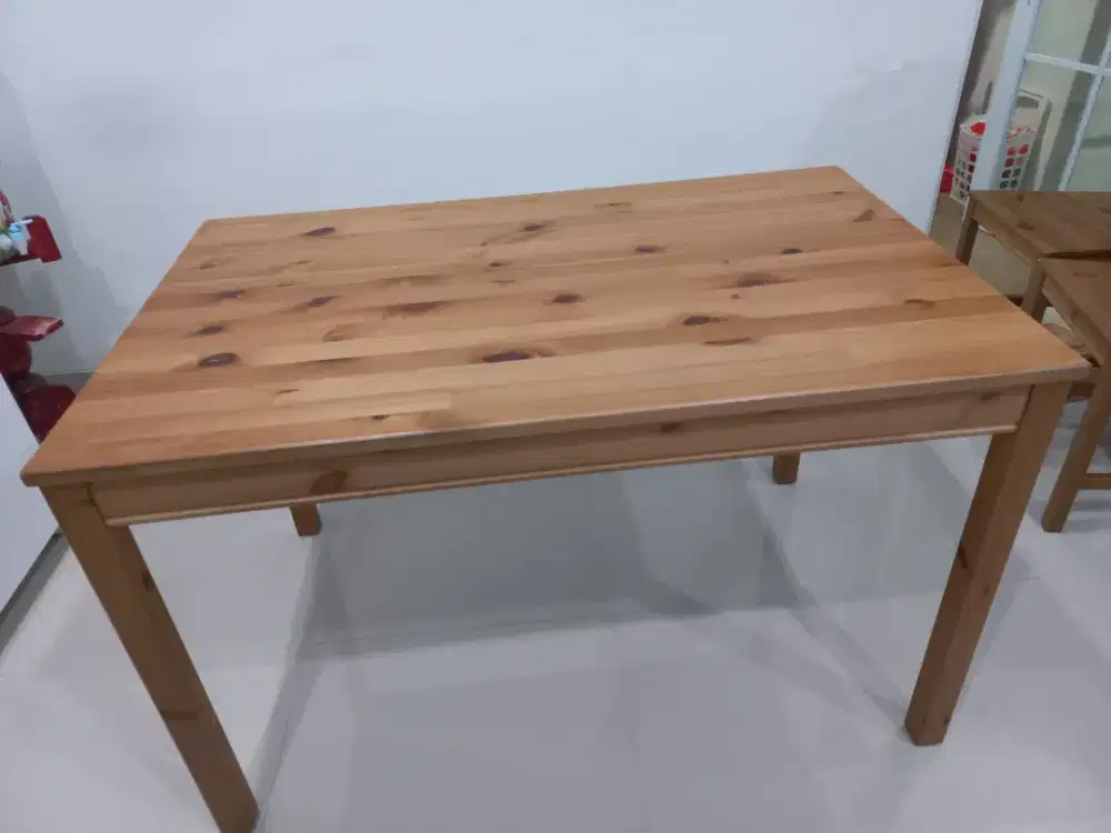 Meja makan ex Ikea bekas
