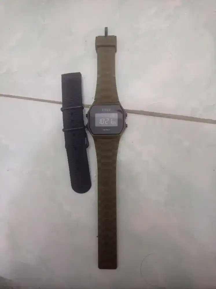 Jam tangan eiger original warna army