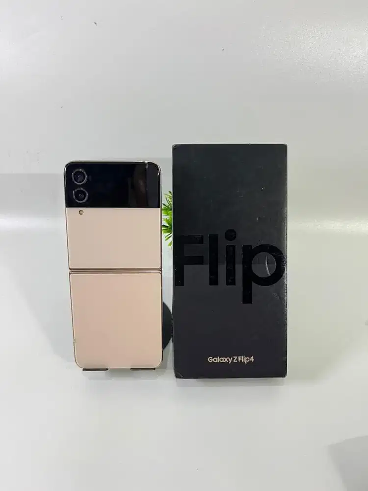 Samsung Z Flip 4 8/256GB SEIN RESMI