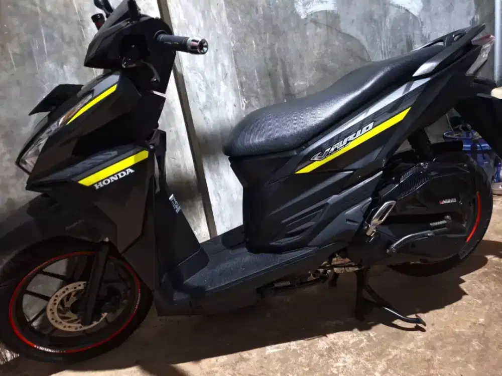 Vario 125 2017 led old