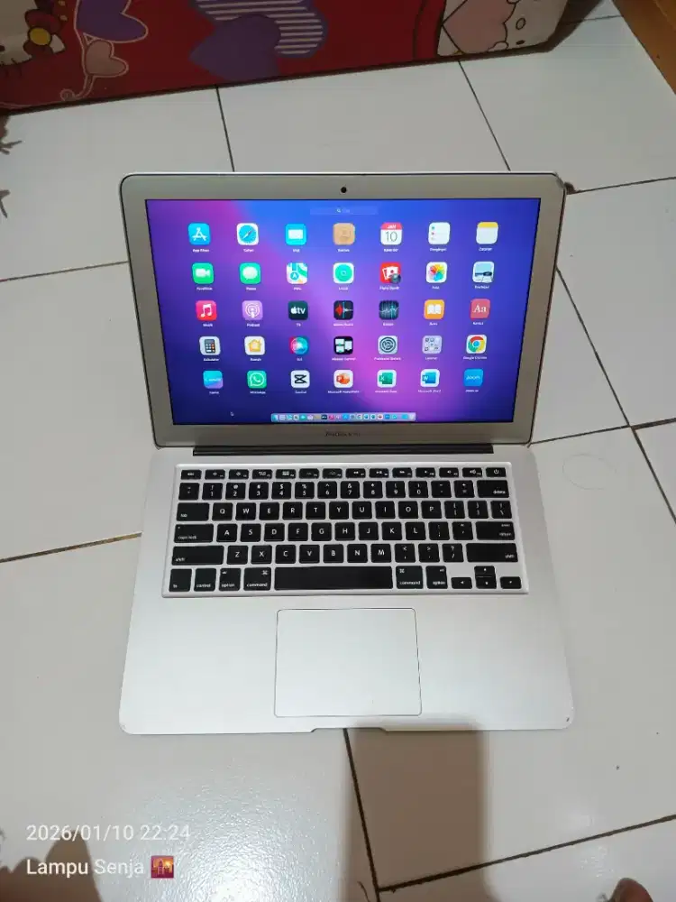Macbook Air 2017 13 inch i5 8/256