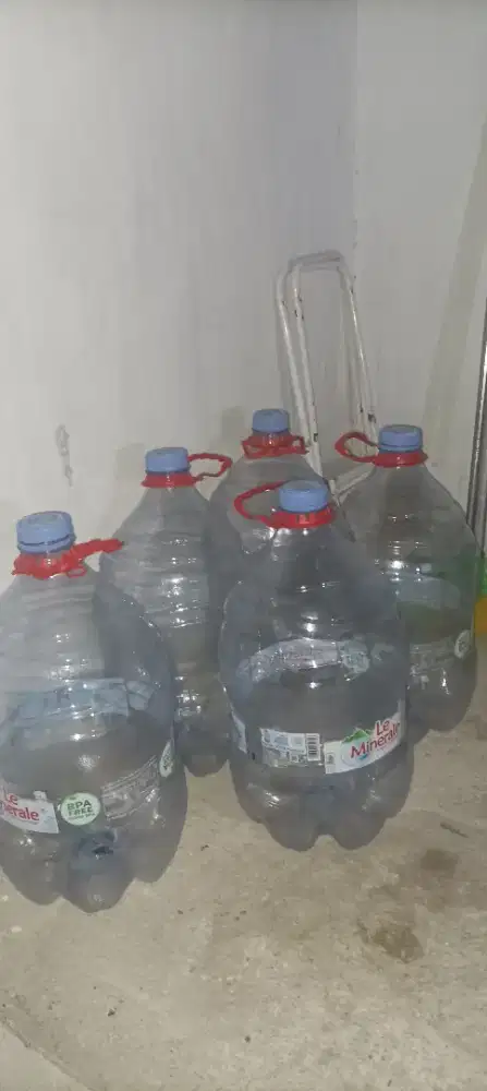 Galon kosong Le mineral