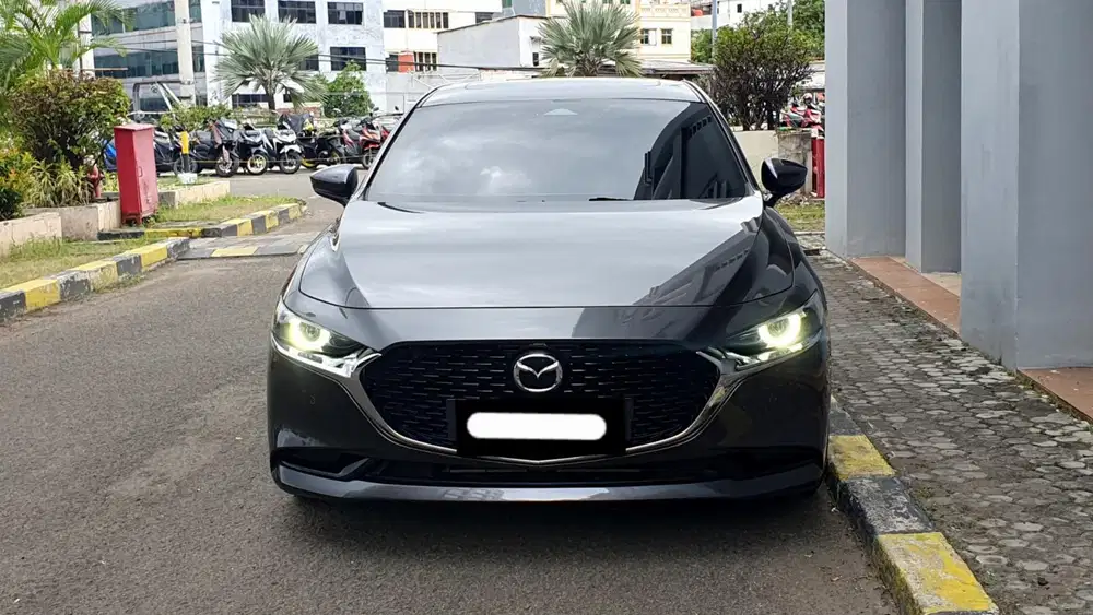Km12rb mazda 3 sedan skyactive 2023 abu sunroof