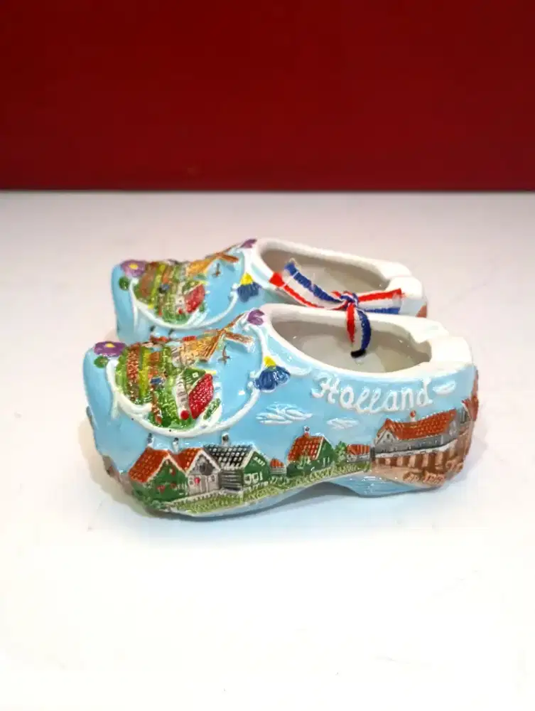 Sepasang souvenir klompen Holland