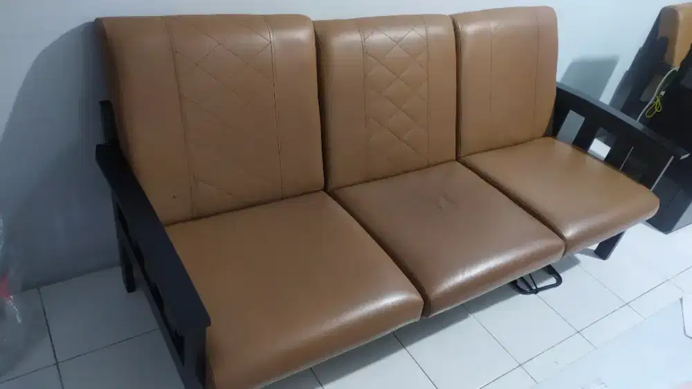 Dijual Segera Sofa Kondisi Bagus