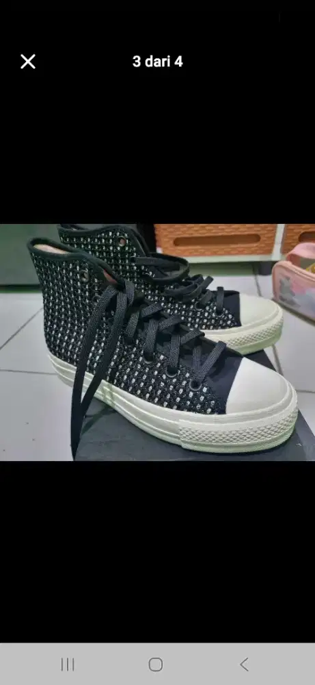 Sepatu converse