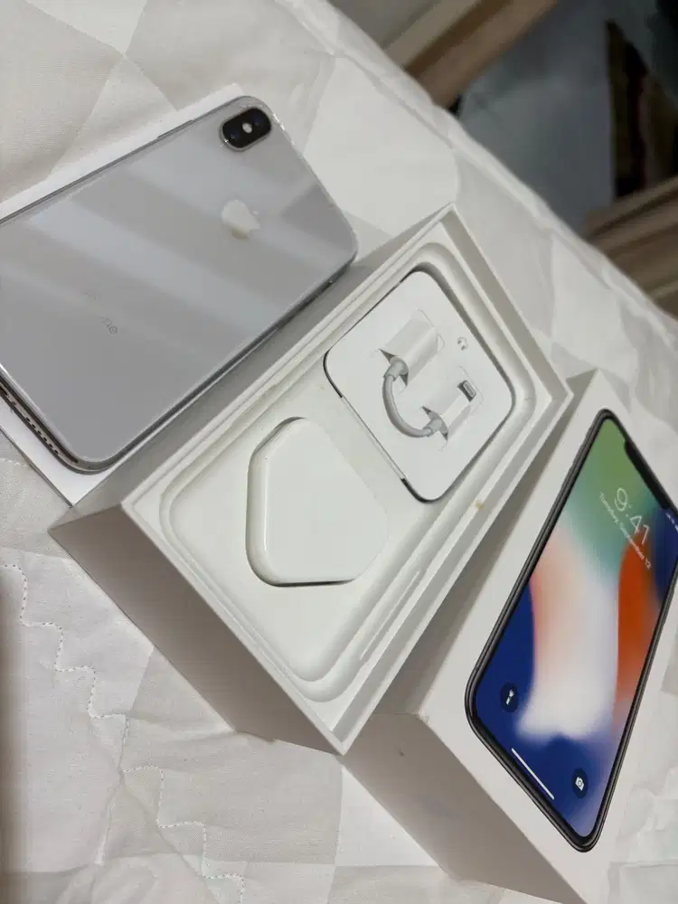 Di jual iphone x 256 ibox lengkap box