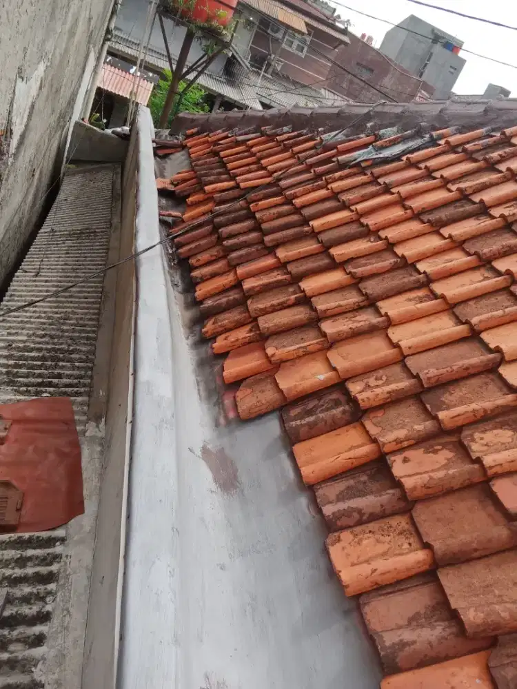 Tukang perbaikan atap bocor, plafon rembes talang air, tukang bangunan