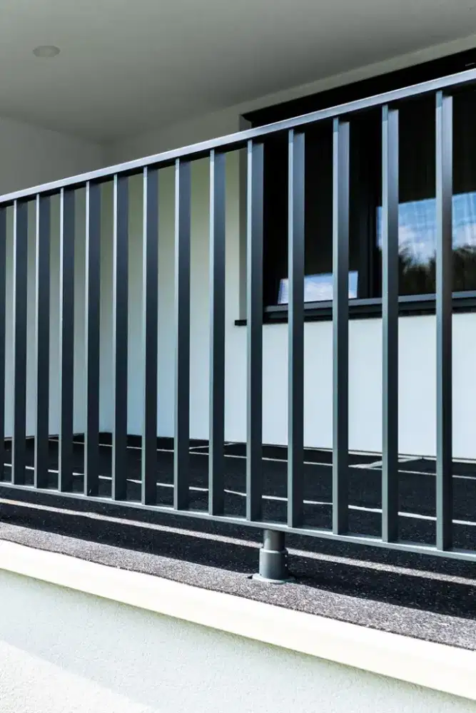 pagar balkon outdoor minimalis