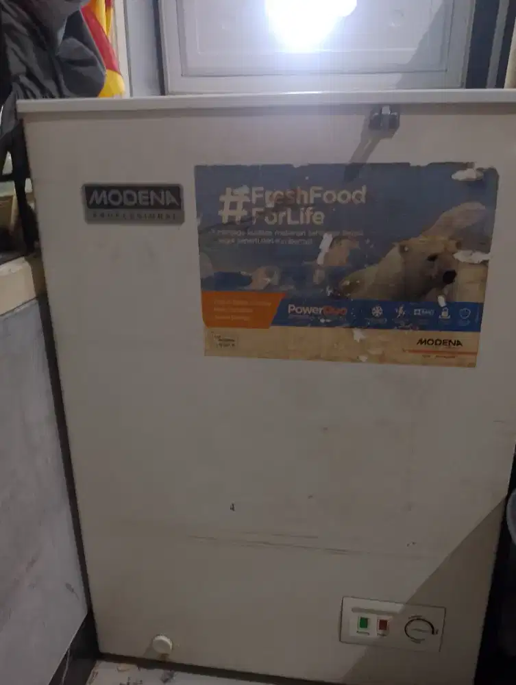 Jual  freezer 110L merk MODENA