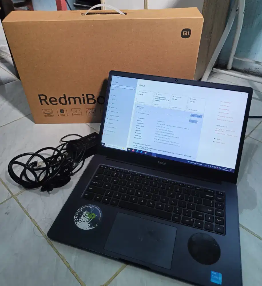 Laptop REDMIBOOK 15 RAM 8 GB SSD 256 GB. Laptop pelajar