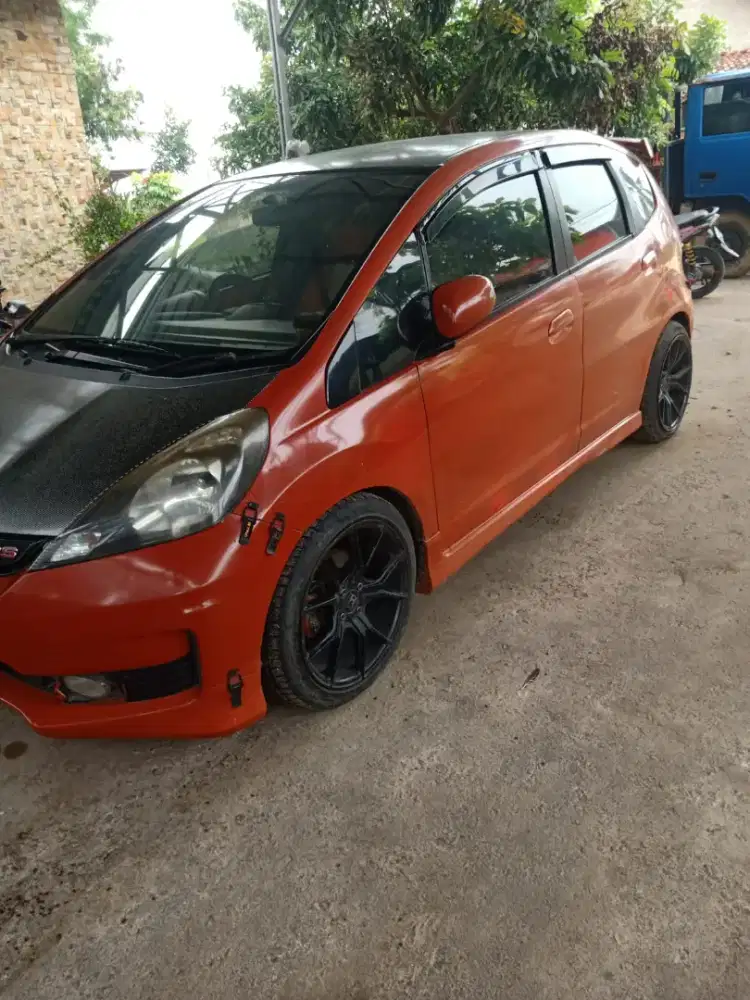 Jual cepat jazz rs mt 2014 orange langka