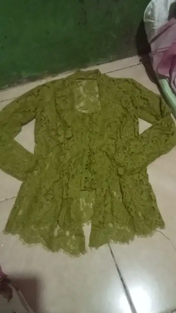 Kebaya + rokok  nominus