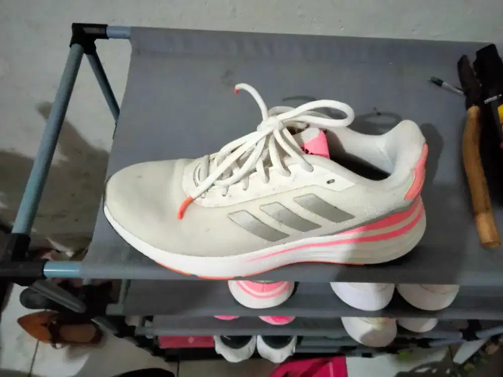 Jual sepatu adidas wanita