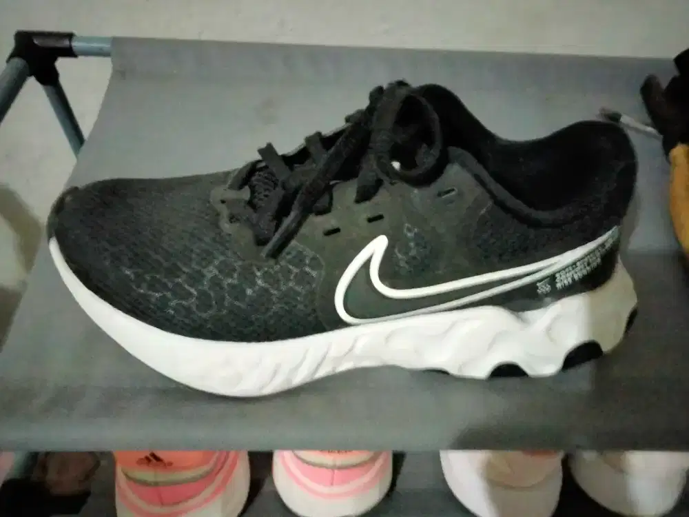 Jual sepatu nike wanita