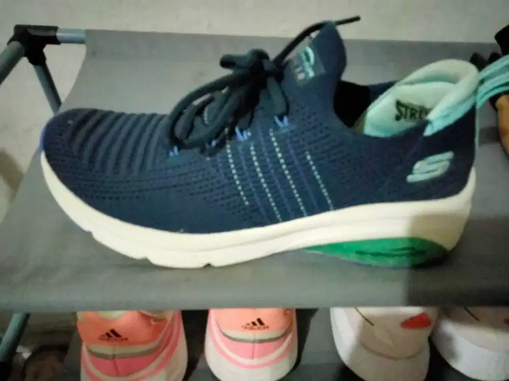 Jual sepatu skechers wanita
