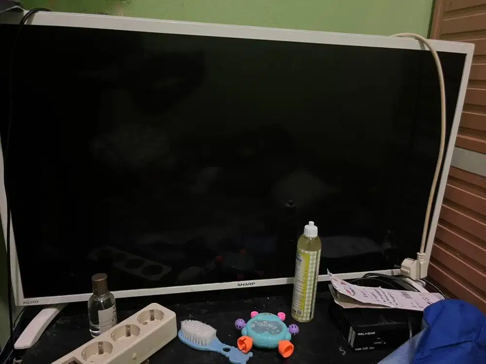Tv SHARP LED bagus bingit ada remot