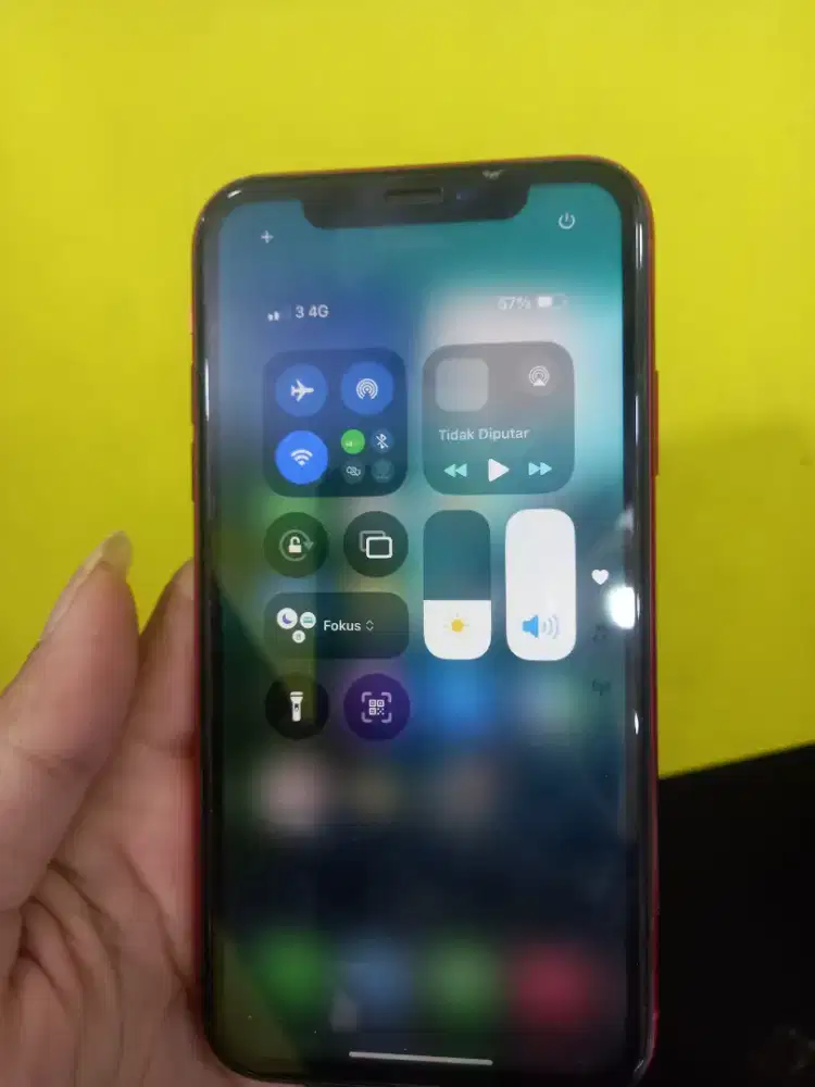 iPhone XR Merah – Sinyal 3 Aktif – Normal Harian
