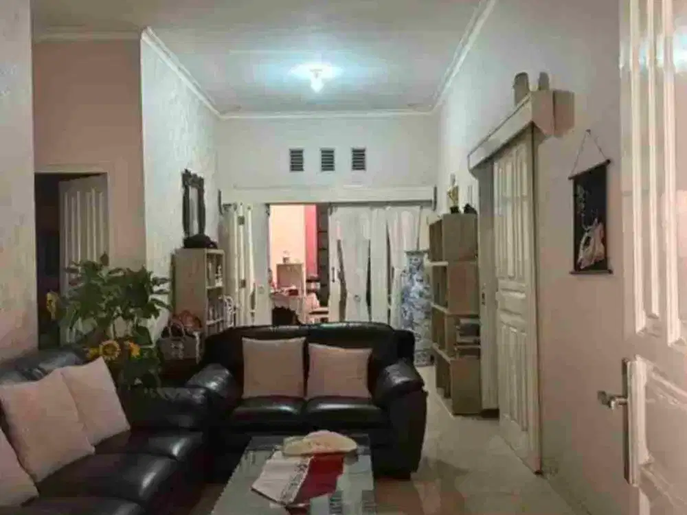 rumah murah luas 163 di perumahan elite permata jingga ( PJ ) suhat sangat dekat kampus brawijaya dan paling diminati. lingkungan asri dan aman nyaman