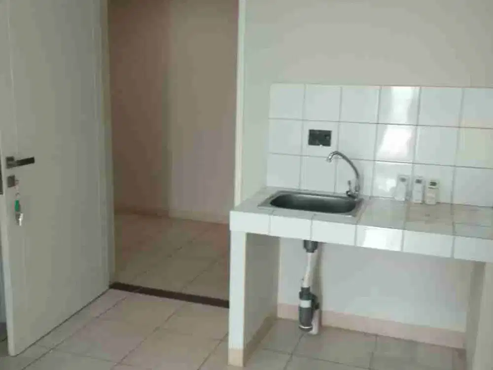 apartemen springlake sumarecon bekasi lantai rendah