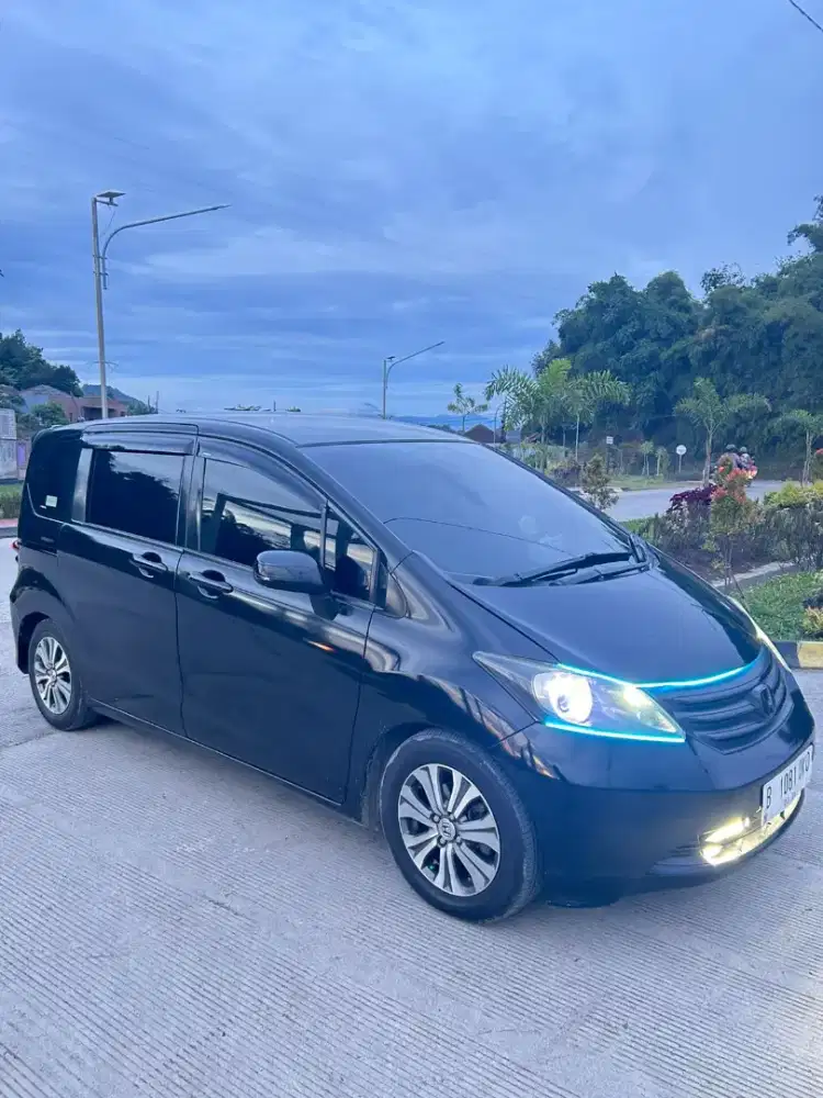 Freed 1.5 E PSD AC Digital (Trtnggi) 2011 Full Speck Istimewa Terawat