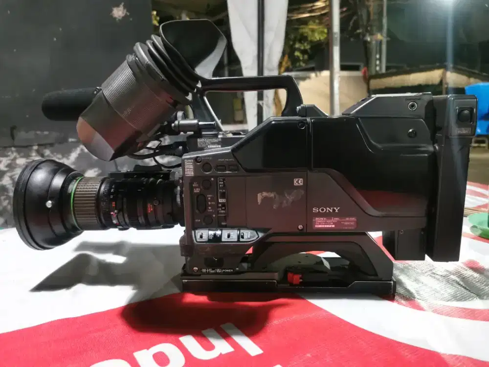 Sony DXC-D30 Camera Lawas Thn 1996