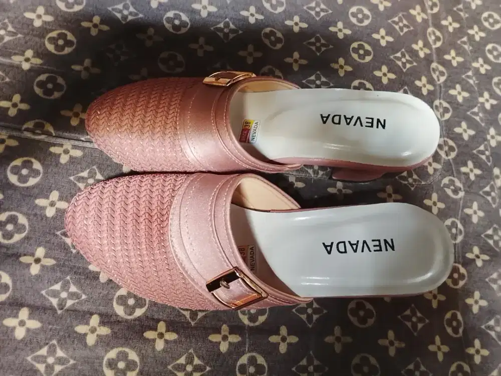 Sepatu wanita cantik