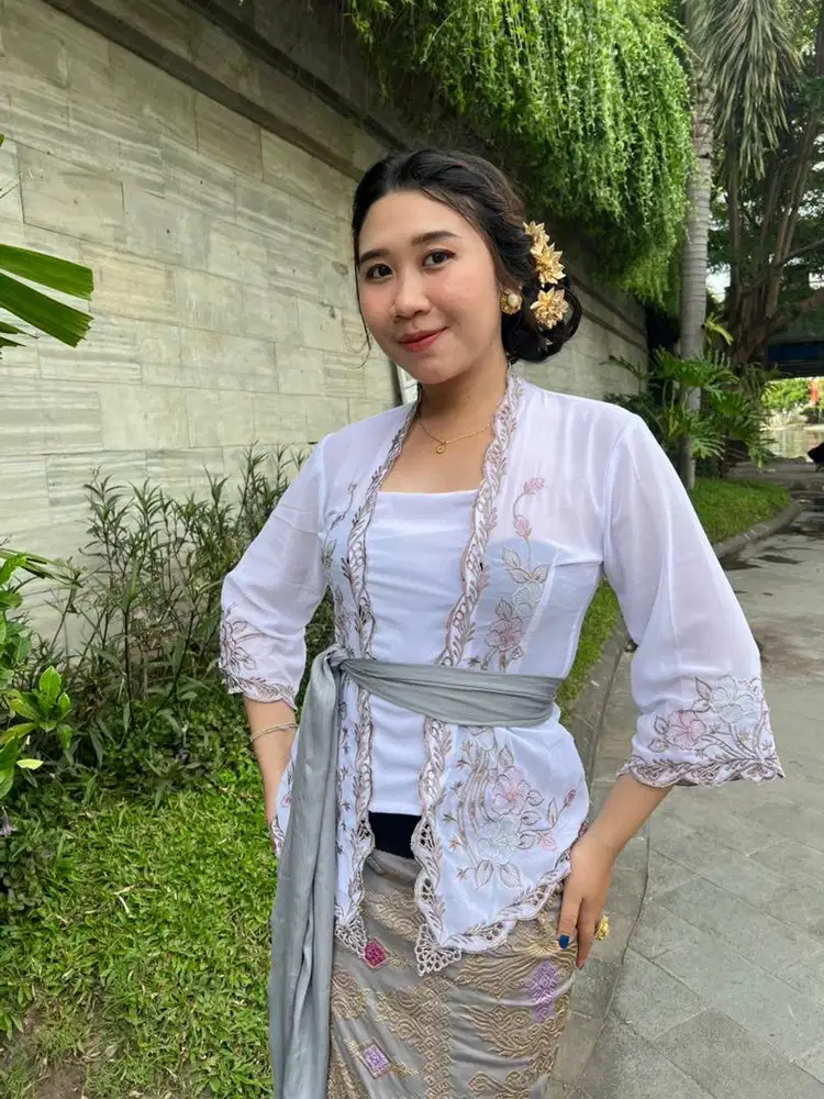 Dicari staf toko kebaya