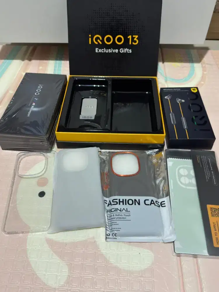 iQoo 13 16/512 GB Alpha (Hitam) Like New 99%