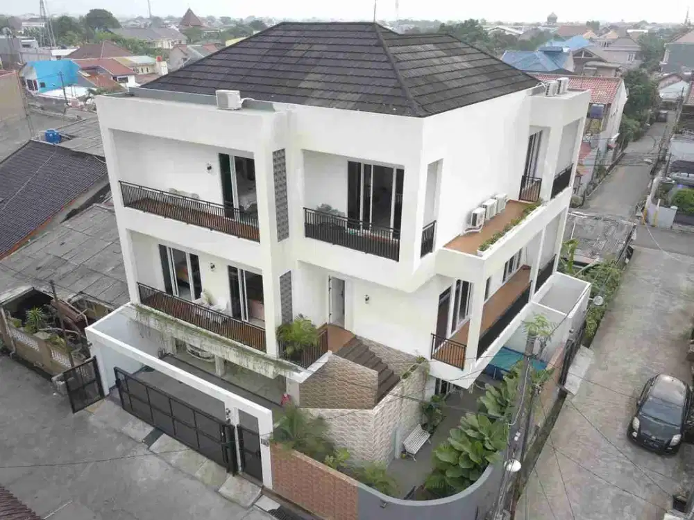 jual rumah mewah hoek 3 lantai semi furnish kota bekasi