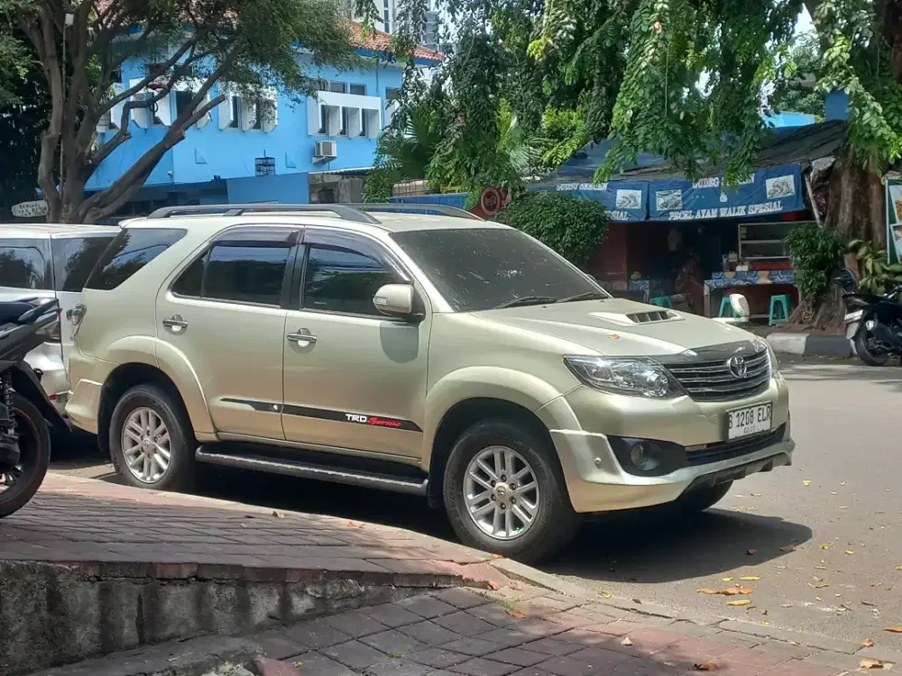 Toyota Fortuner VNT Turbo 2014 Model TRD Sportivo