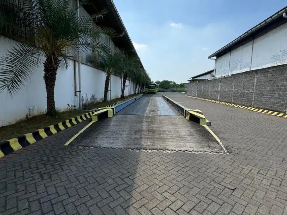 Dijual pabrik atau gudang  baja ringan gresik 14060m2
