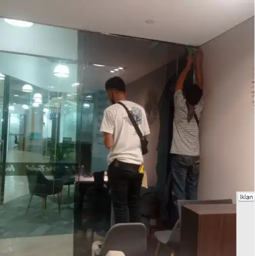 Tempat Pesan Kaca Film dan Sticker untuk kebutuhan Gedung, Perkantoran