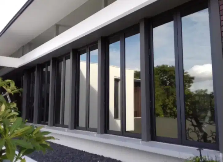 Aneka Kaca Film dan Sticker untuk kebutuhan Gedung, Perkantoran, hotel