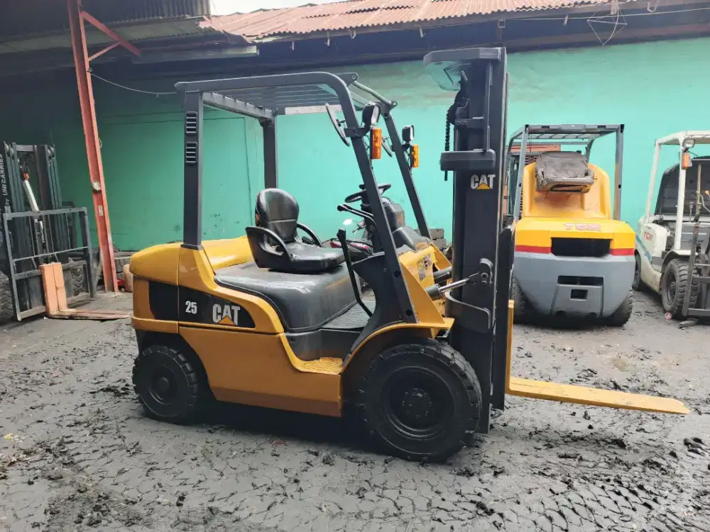 Forklift Caterpillar 2,5 Ton,Manual,Threelift 4,3 Meter,Tahun 2019